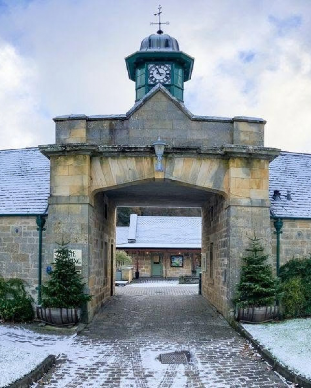 Entrée du centre d'accueil des visiteurs de Logie Steading.